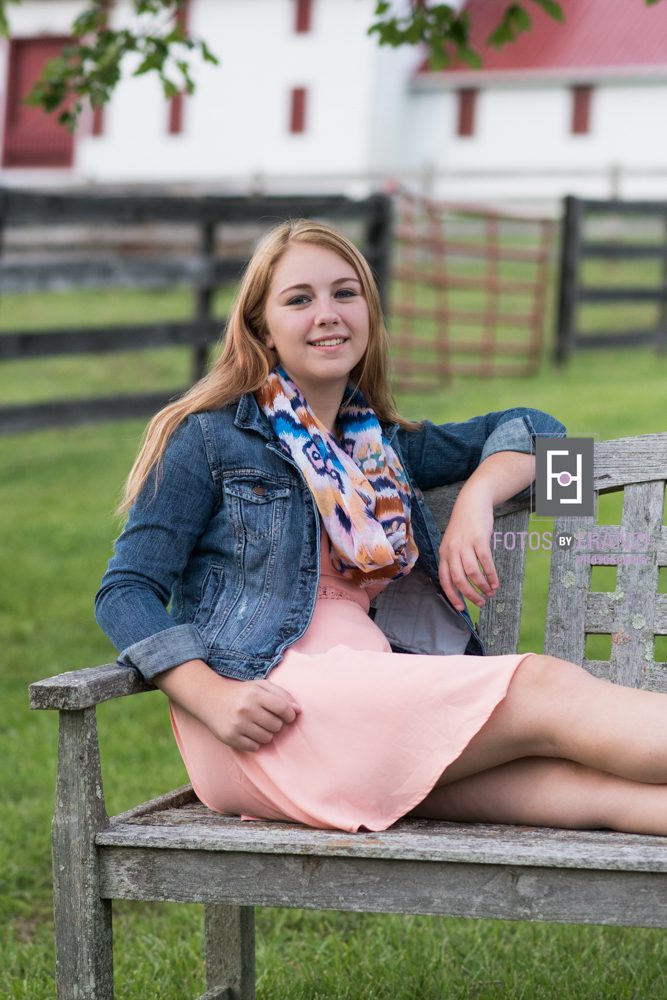 Fall Senior Session | Country Themed Session | Clothing Details | Session Details | Fotos by Franzi Photography