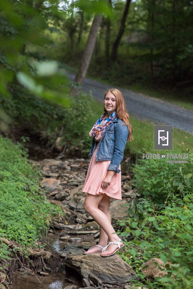 Fall Senior Session | Country Themed Session | Clothing Details | Session Details | Fotos by Franzi Photography