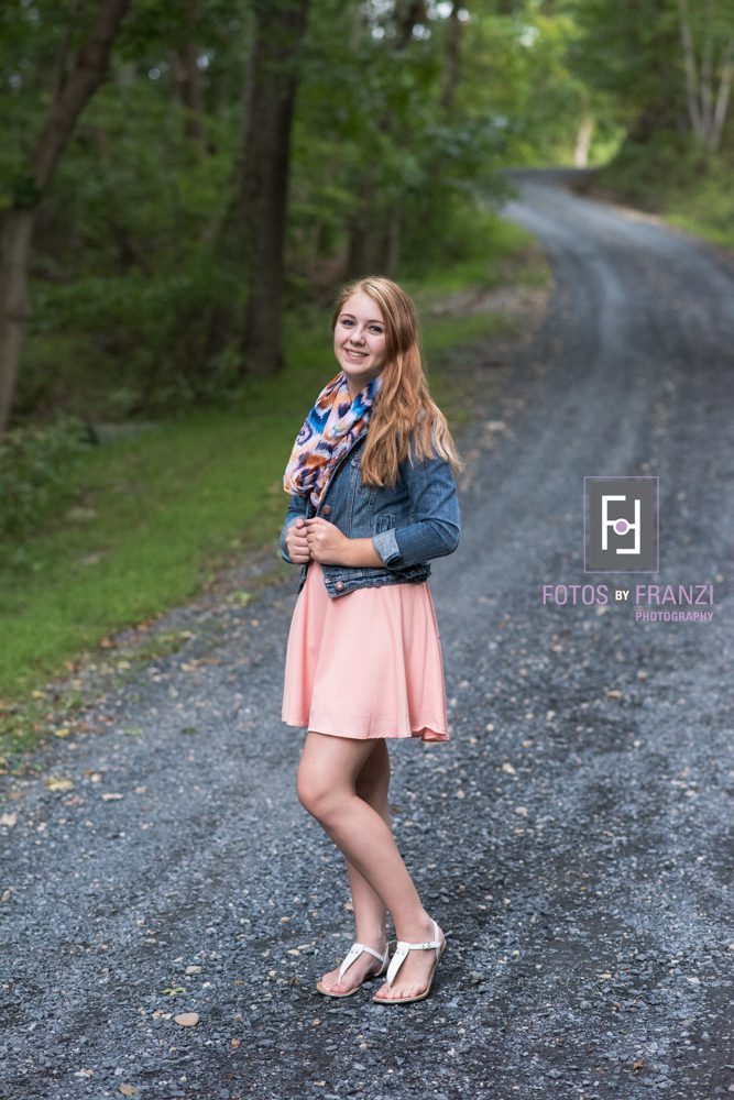 Fall Senior Session | Country Themed Session | Clothing Details | Session Details | Fotos by Franzi Photography