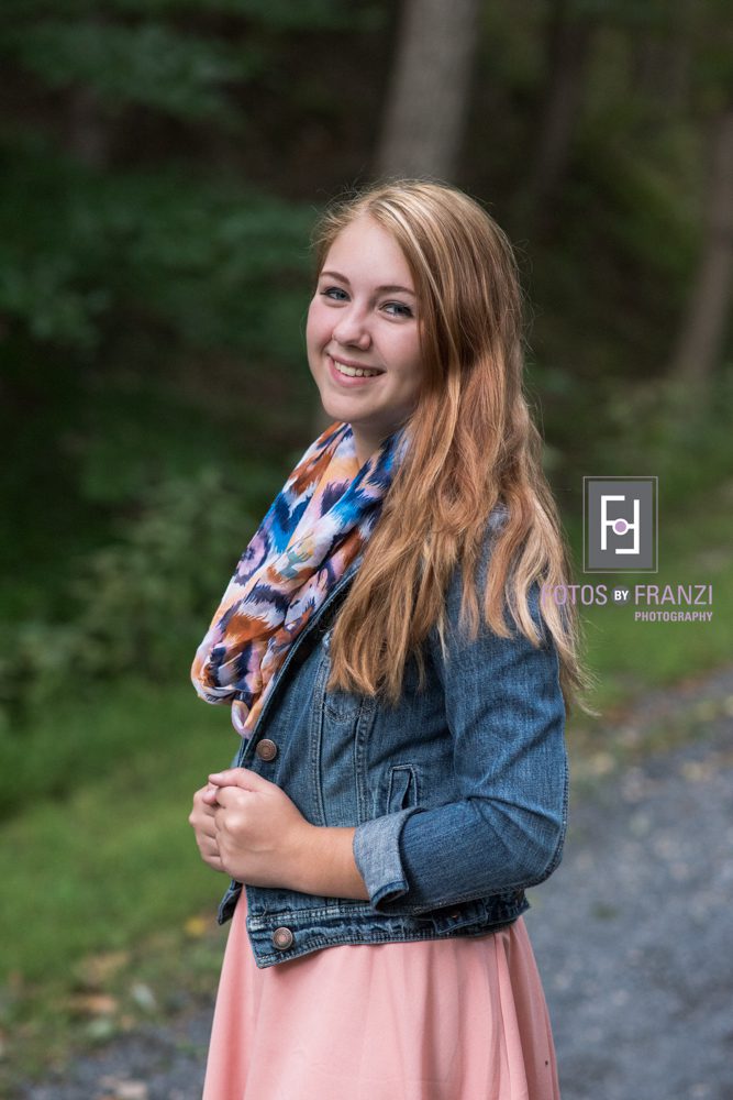 Fall Senior Session | Country Themed Session | Clothing Details | Session Details | Fotos by Franzi Photography