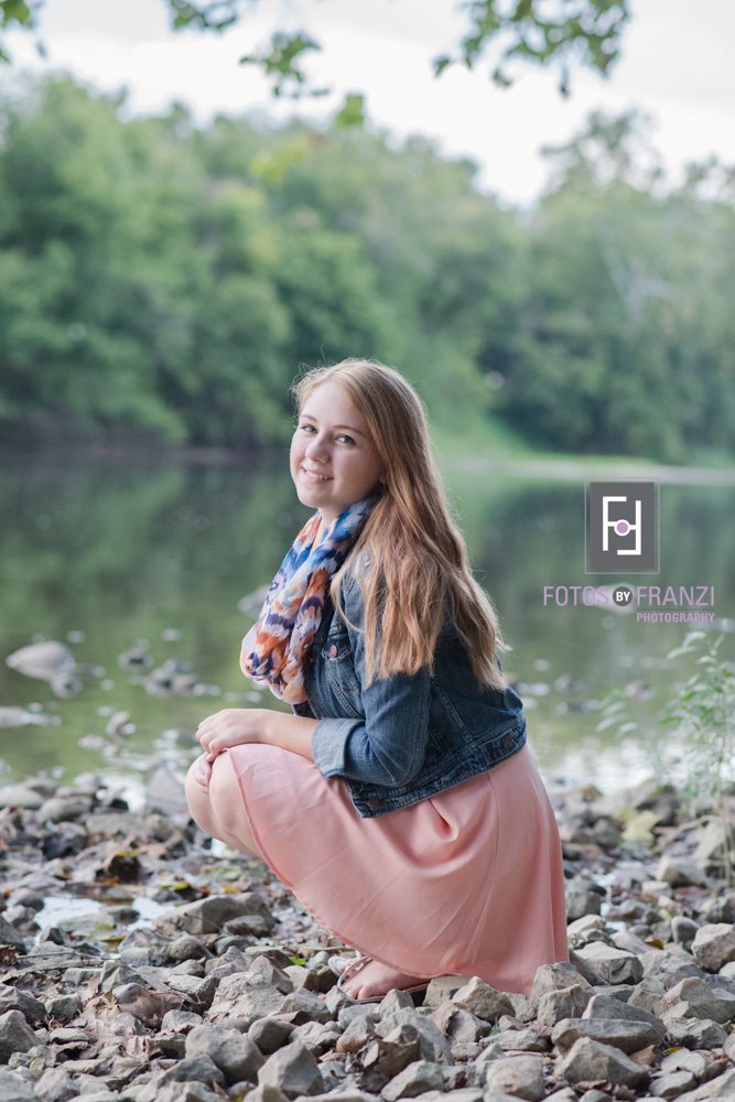 Fall Senior Session | Country Themed Session | Clothing Details | Session Details | Fotos by Franzi Photography