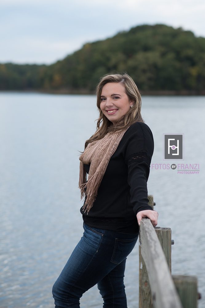 Fall Senior Session | Clothing Details | Session Details | Fotos by Franzi Photography