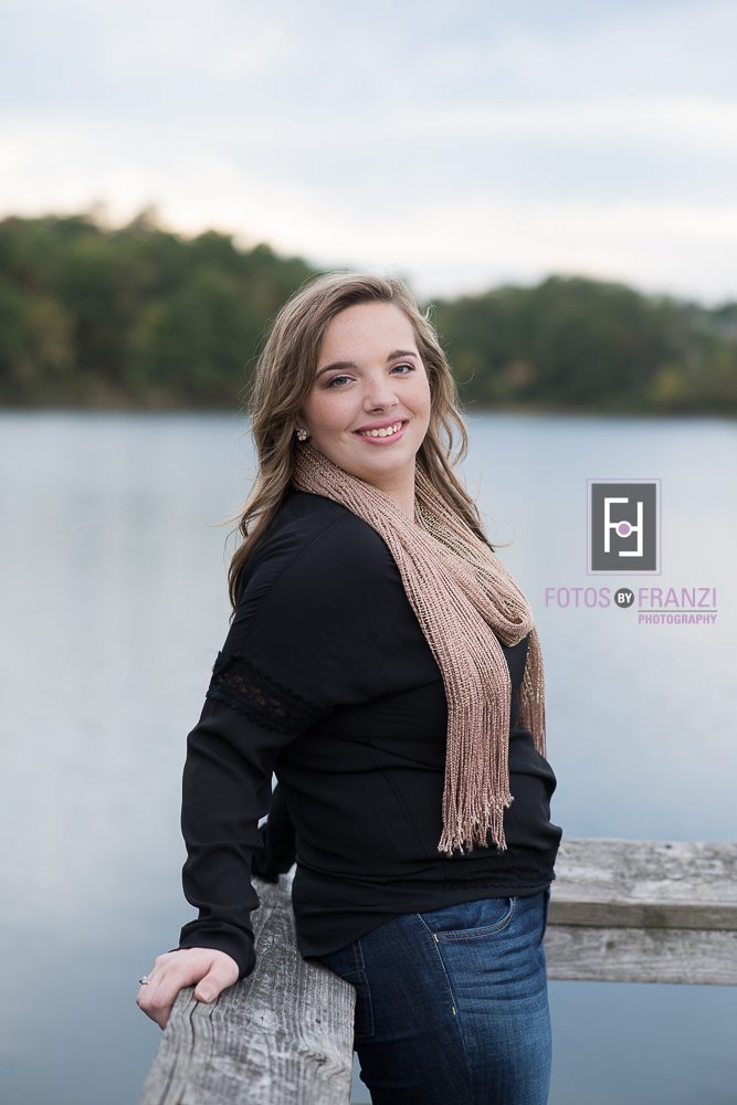 Fall Senior Session | Clothing Details | Session Details | Fotos by Franzi Photography