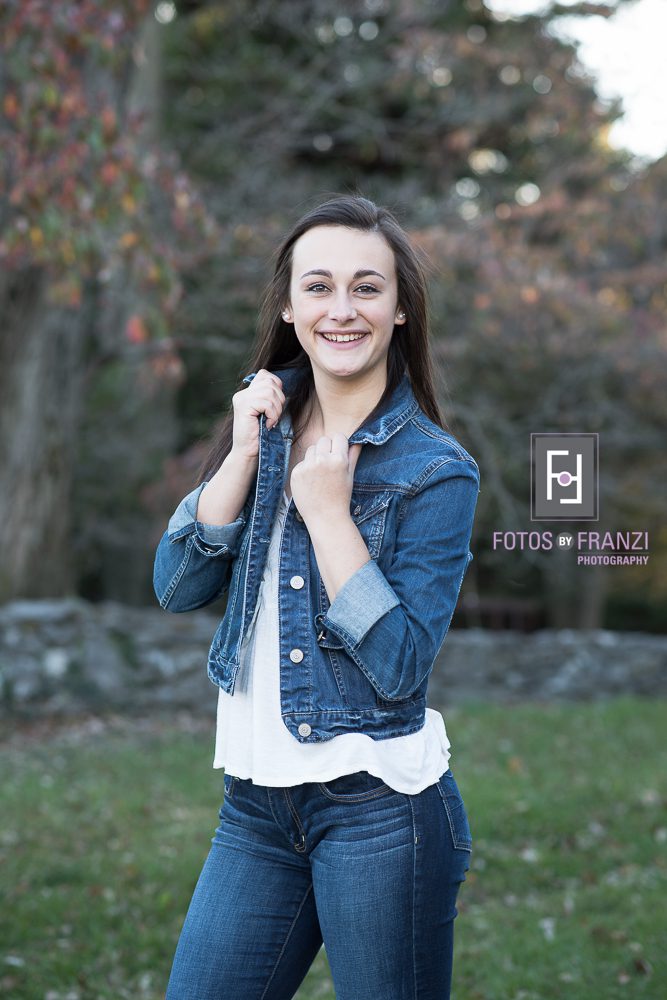 Fall Senior Session | Clothing Details | Session Details | Fotos by Franzi Photography