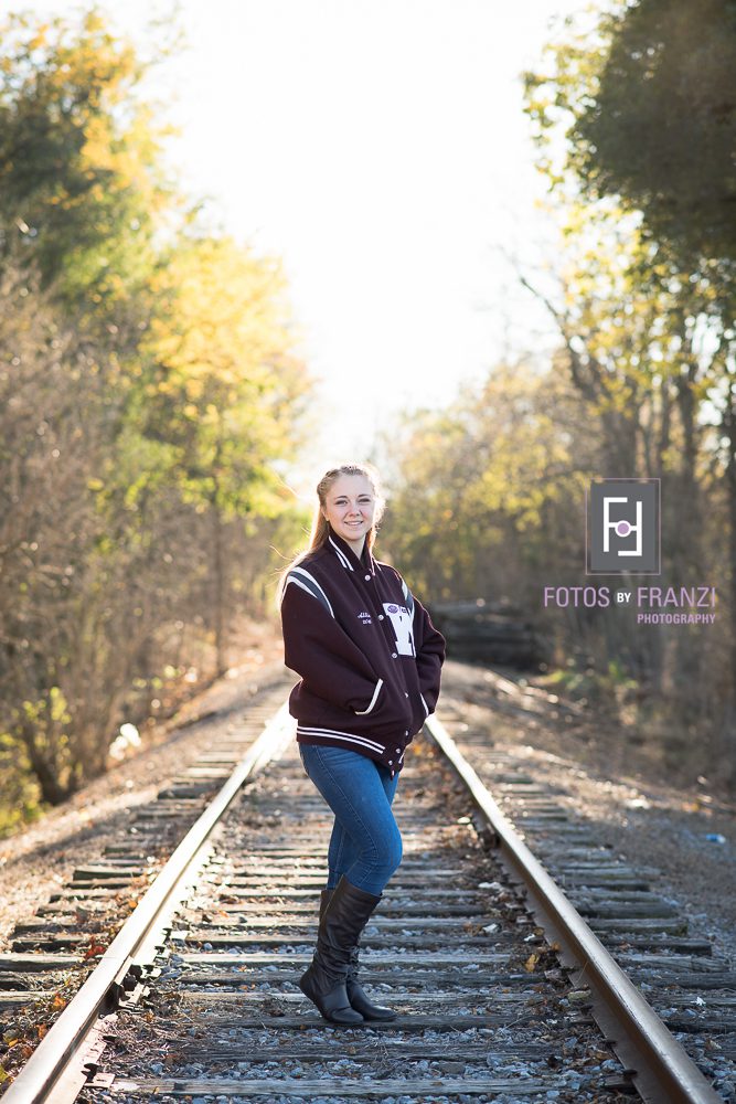 Fall Senior Session | Clothing Details | Session Details | Fotos by Franzi Photography