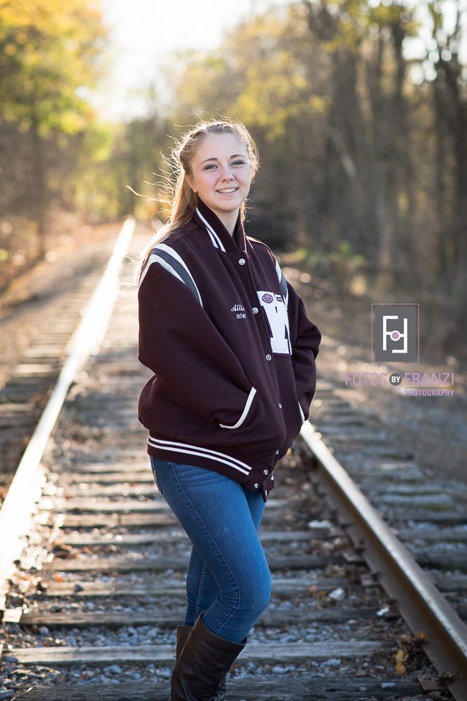 Fall Senior Session | Clothing Details | Session Details | Fotos by Franzi Photography