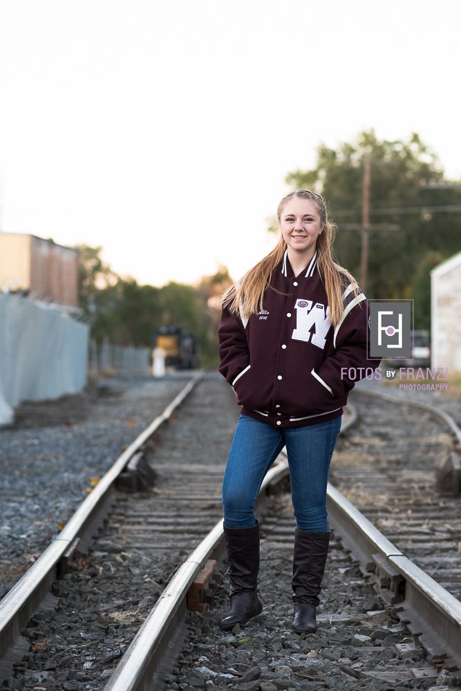 Fall Senior Session | Clothing Details | Session Details | Fotos by Franzi Photography