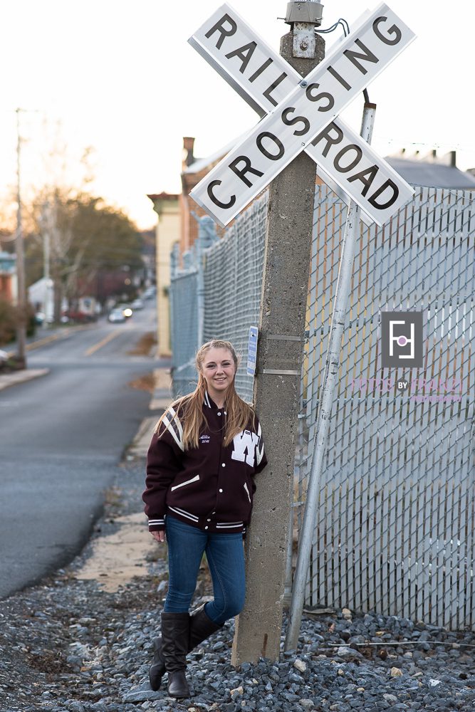 Fall Senior Session | Clothing Details | Session Details | Fotos by Franzi Photography