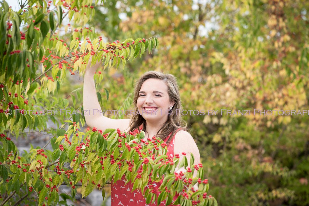 High School Graduate College Themed Session | Clothing Details | Session Details | Fotos by Franzi Photography